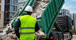 Вывоз строительного мусора в Сарапуле: услуги лицензированной компании — ПроМусор